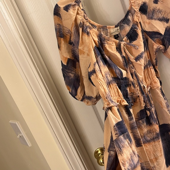 Universal Tread Target Spring Dress - Picture 3 of 4